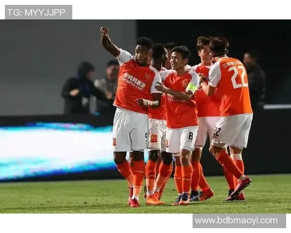 武汉足球队在联赛积分榜上以86分稳居第一名展现强劲实力